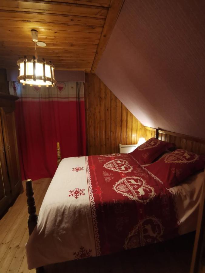 Authentique Chalet Vue Sur Le Lac Et Les Pistes Besse-et-Saint-Anastaise Exterior foto